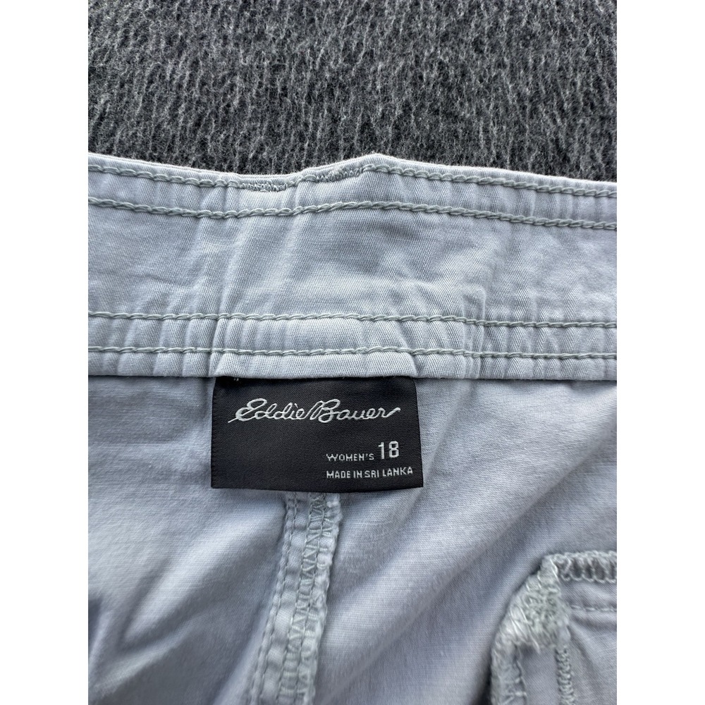 Eddie Bauer Shorts Womens Size 18 Light Gray Pockets Flat Front‎ Stretch Casual - Picture 7 of 11